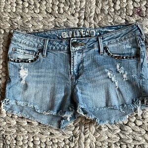 Bullhead light blue distressed, blue jeans with studs